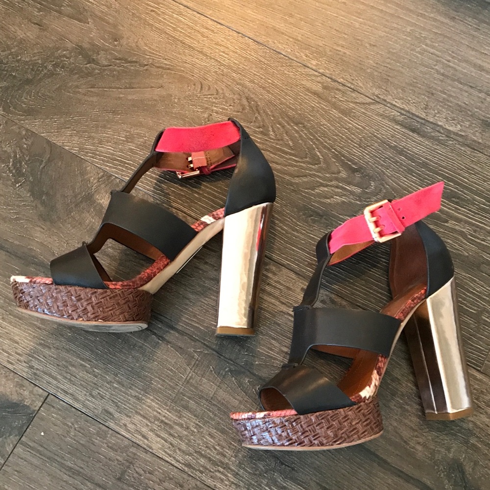 Platforms by Boutique 9 - Picture 4 of 8